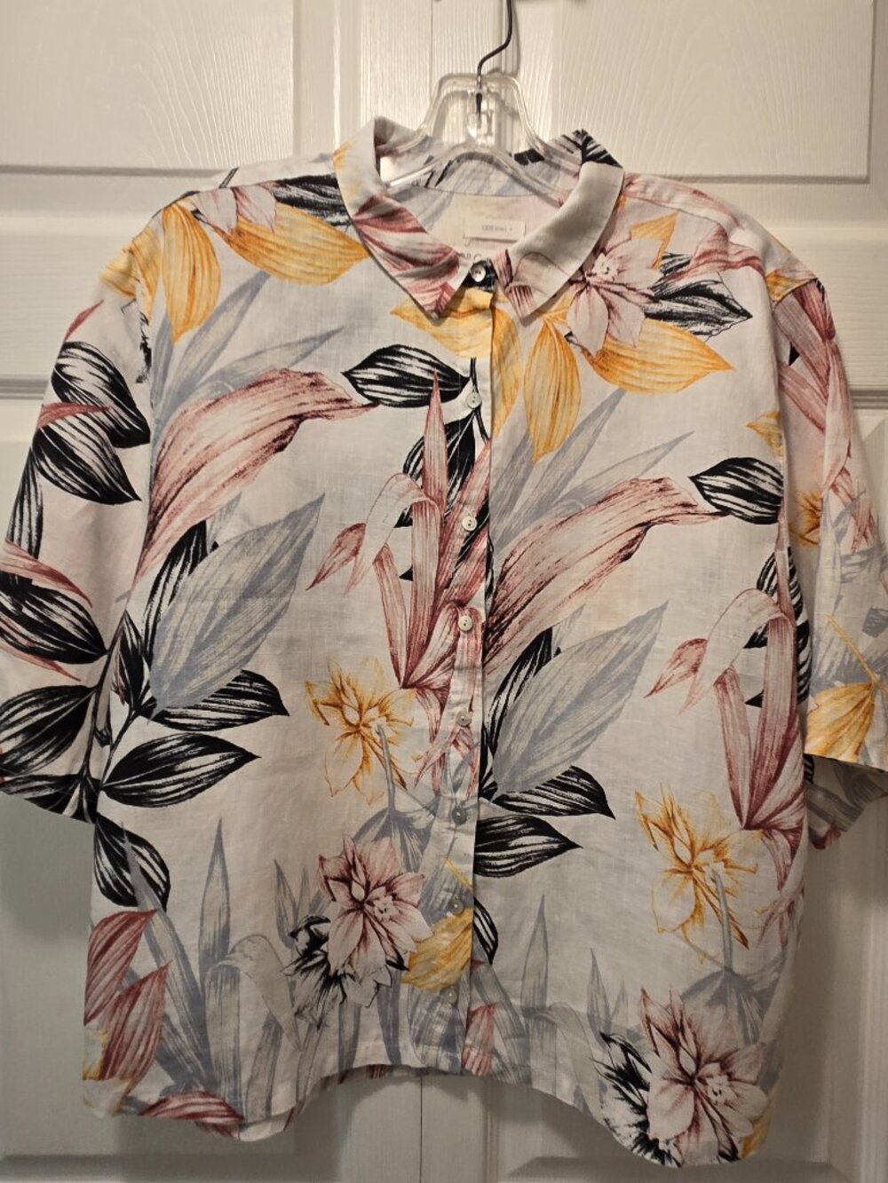 C&C California Women's 100% Linen Leaf Print Button Down Shirt - Size X-Large